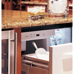 Centro de bebidas 121.8 L Acero Inoxidable Monogram ZIBS240HSS